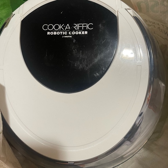 Gout is multi functional robotic cooker